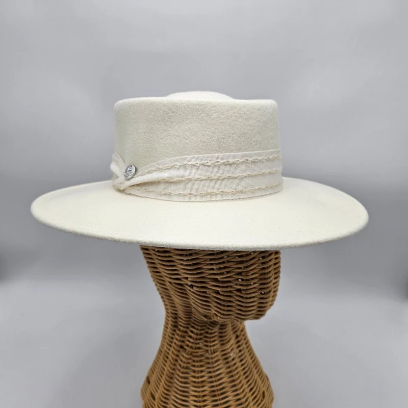 Women's Classic Wool Hat With Stitched Design - Image 9